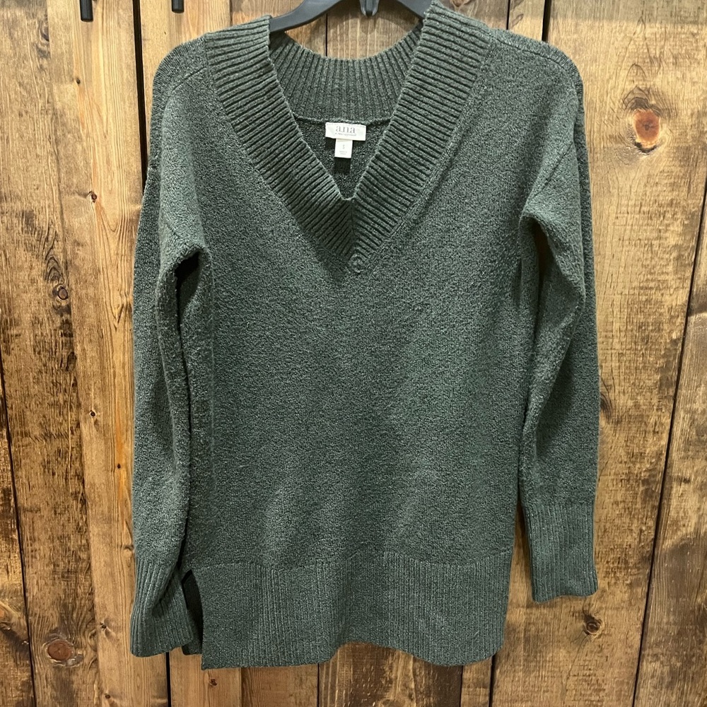 Lightweight v-neck sweater
